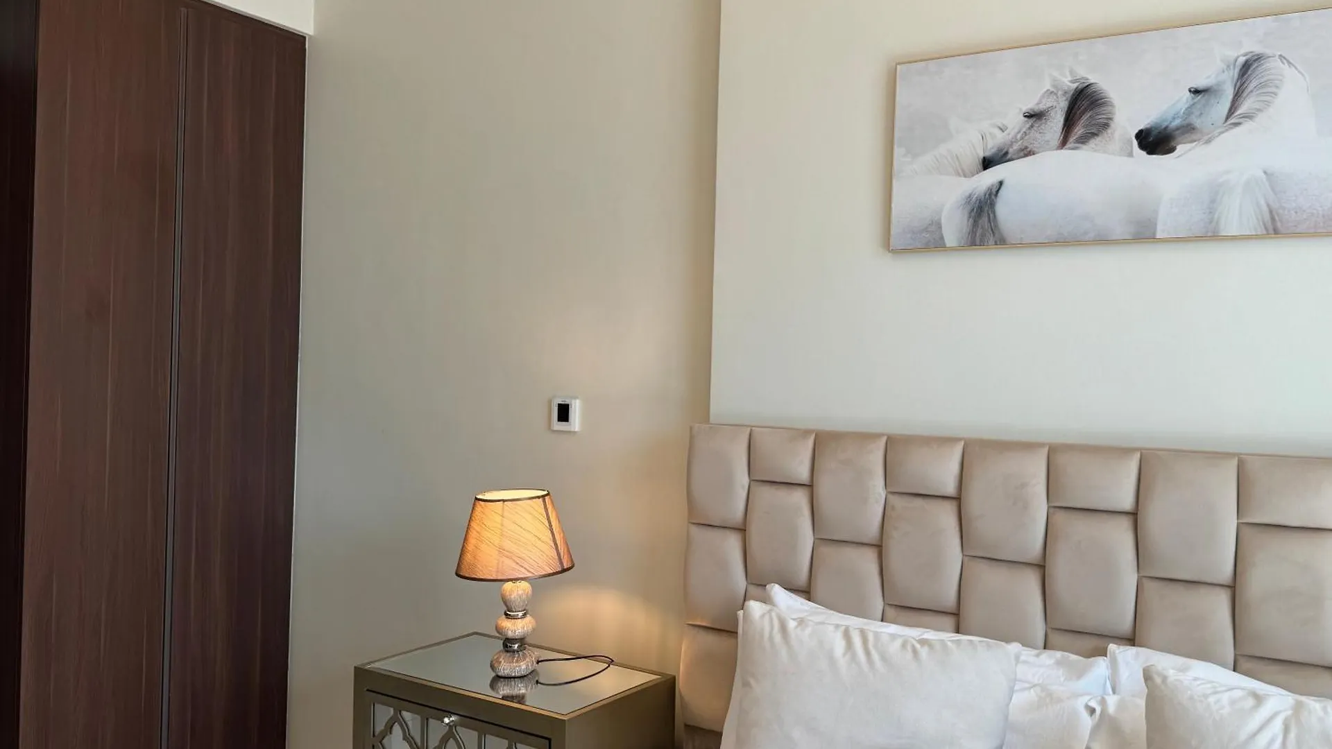 Burj Khalifa View Apartment دبي